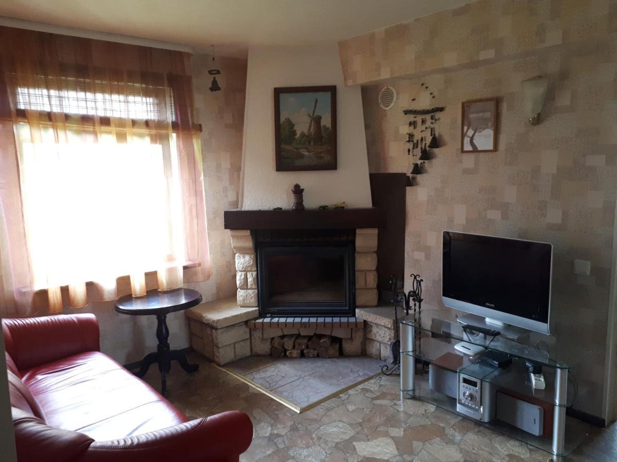Hotel Viesu Maja "Osmany" à Dvarci Extérieur photo