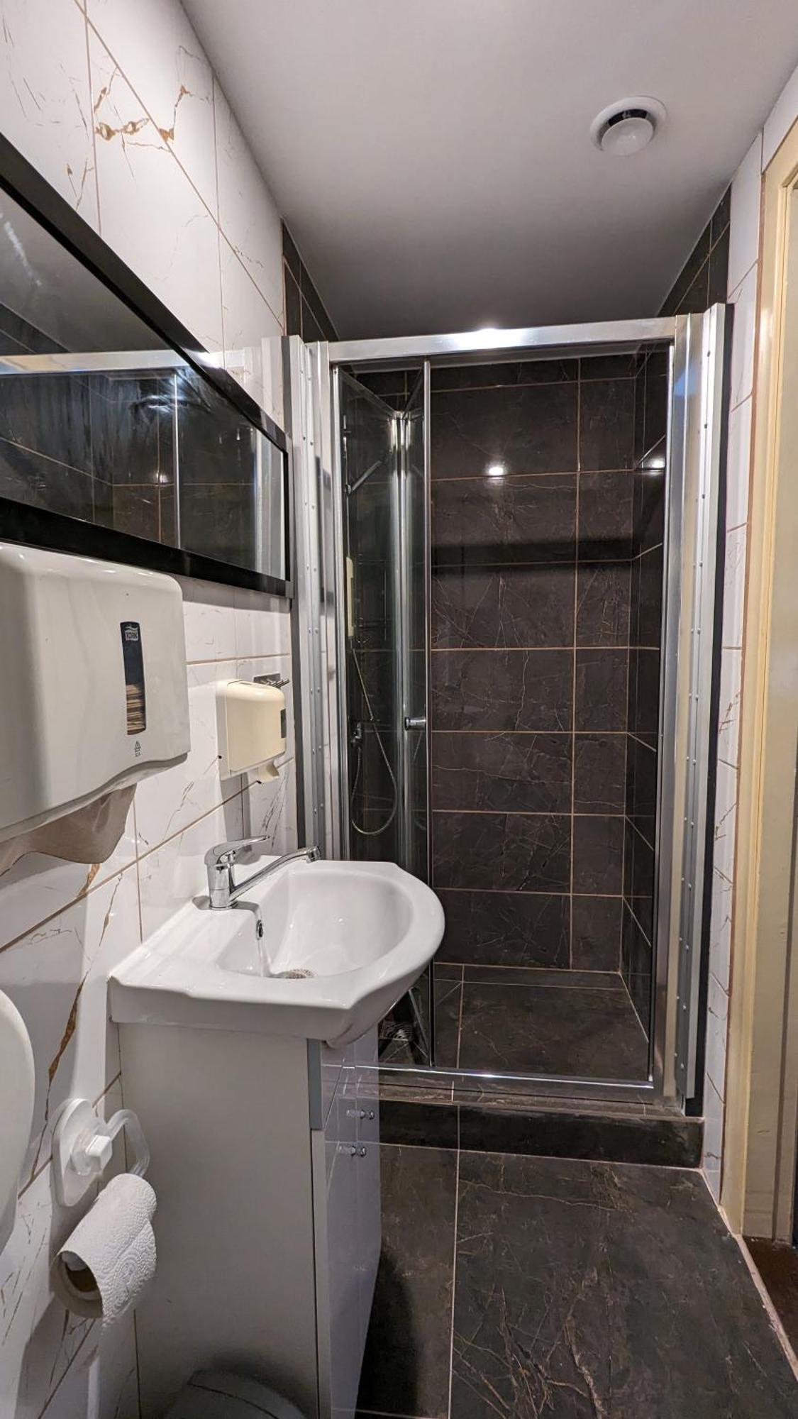 Hotel Viesu Maja "Osmany" à Dvarci Extérieur photo